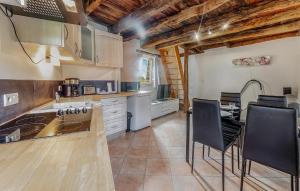 Beautiful Home In Mont-Dol With Wifi