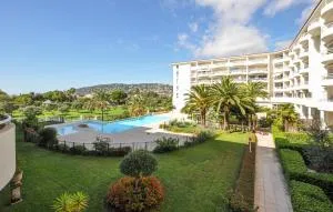 Awesome Apartment In Antibes With Wifi - Валлоріс