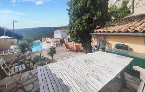 Maisons de vacances Lovely Home In Cabrerolles With Wifi : photos des chambres