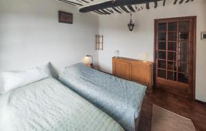 Maisons de vacances Lovely Home In Cabrerolles With Wifi : photos des chambres