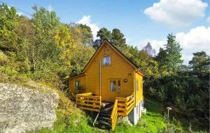 3 Bedroom Amazing Home In Reksteren - Haukafer