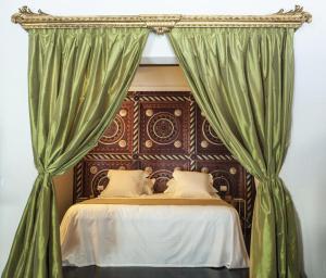 Deluxe Suite split level