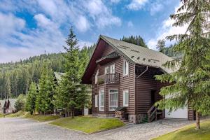 Chalet Deluxe (5 adults) room in Bukovel Hotel