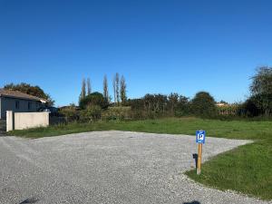 Appartements Ravissant T2, Cl 3 etoiles, 3 pers et 1 enf , 3 lits, parking et patio : photos des chambres