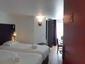 Hotels Brit Hotel Reims La Neuvillette : Chambre Lits Jumeaux Standard - Bâtiment Annexe