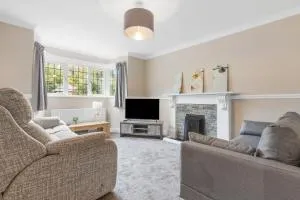 Cozy Maisonette in Langley Vale - 埃普瑟姆