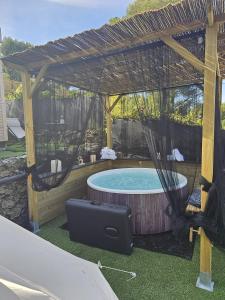 Le Nid des Calanques et son Jacuzzi