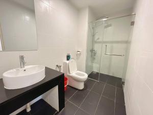Petaling Jaya 1-12pax Muji design 3 room 1 min to Sunway Giza
