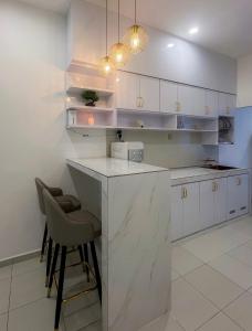 DMarina Resident By AHM Home