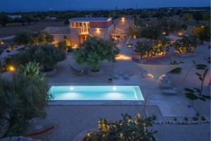Casa Farlisa, antico baglio con piscina