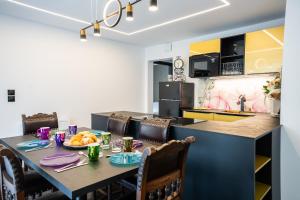 Appartements Enchantress-Apartment Designed By CM : photos des chambres