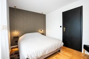 Appartements Enchantress-Apartment Designed By CM : photos des chambres