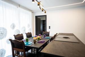 Appartements Enchantress-Apartment Designed By CM : photos des chambres