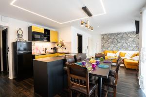 Appartements Enchantress-Apartment Designed By CM : photos des chambres