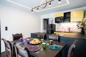 Appartements Enchantress-Apartment Designed By CM : photos des chambres