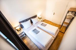 Apartment on the outskirts of town with balcony and parking space