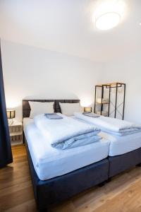 Apartment on the outskirts of town with balcony and parking space