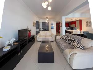 Homevision - Red - Prime Location