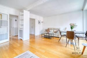 Proche Porte Maillot - Le Véritable - 378B