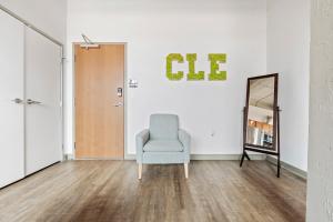 312-Downtown Haven Hideaway SofaBed Parking Wi-Fi Cafe