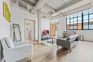 312-Downtown Haven Hideaway SofaBed Parking Wi-Fi Cafe