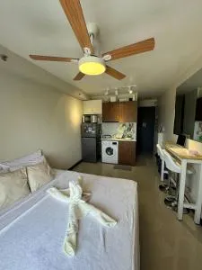 AR's Staycation - Agus