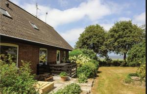 Five-Bedroom Holiday Home In Humble