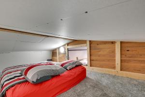 Steamboat Rock Cabin Bike, Hike, Fish!