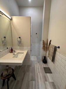 Charming Seattle Apt Near Lumen Field and Tmobile Park