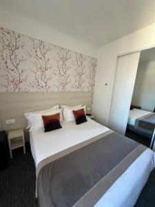Hotels Le Regina Hotel et restaurant Canet-plage : photos des chambres