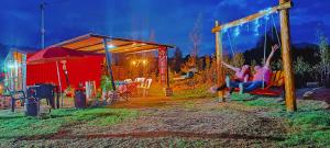 La Tata cabaña y zona de camping