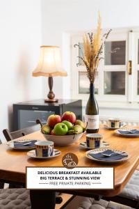 Herga Wine Estate - Nest above wine cellar - rooms