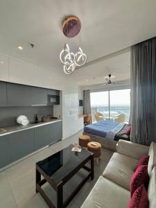 Flat in Noida , Supernova 26th floor