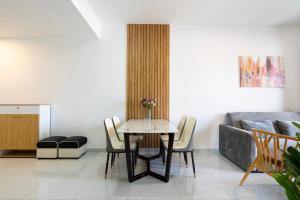 City center 2 bedrooms apart