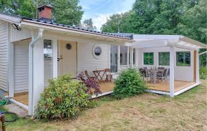 3 Bedroom Beautiful Home In Ljungby