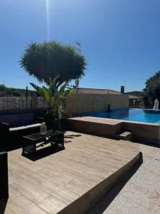 Casa con piscina uso privado - Castellet