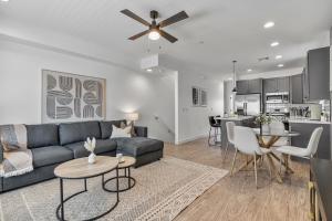 Stylish Phoenix Suite by Zenia Stays - Central & Cozy Escape