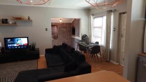 Stylish open plan Townhouse