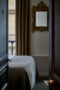 Deluxe Double Room room in Hotel de La Tamise - Esprit de France