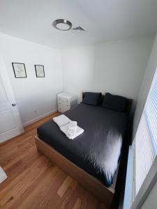 Renovated, 10 Min from the city