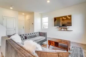 Modern Reno Vacation Home Easy Access to Nature - Omira