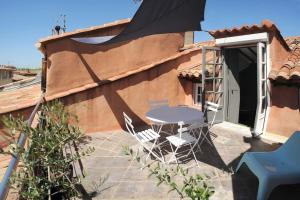 Appartement Vieille ville 55 m2 avec Terrasse 16m2 et 2chambres Vraie Climatisation