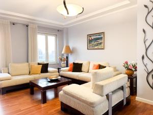 Cozy Apartment Near the Pyramid, Tirana Center