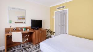 Standard Double Room - Disability Access room in Holiday Inn Derby/Nottingham an IHG Hotel