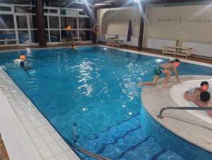 Apartamento con piscina, sauna y jacuzzi edificio Arttyco