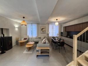 Villa PERLA ROSSA a due passi dal lago