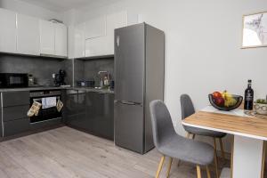 Modern 1BR Comfort in Oborishte with Private Parking