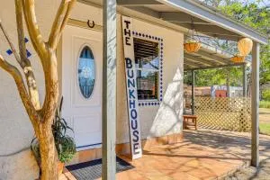 Rescue Ranch Retreat with Goats, Horses and Chickens! - Bulverde