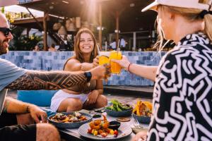 Tropical Suites Hotel