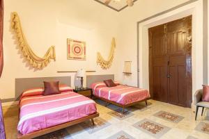 Centro, 8 bedrooms! sumptuous house Doña Guiomar!